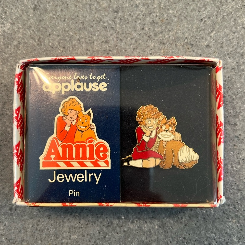 Vintage Applause Annie and Sandy Pin NIB